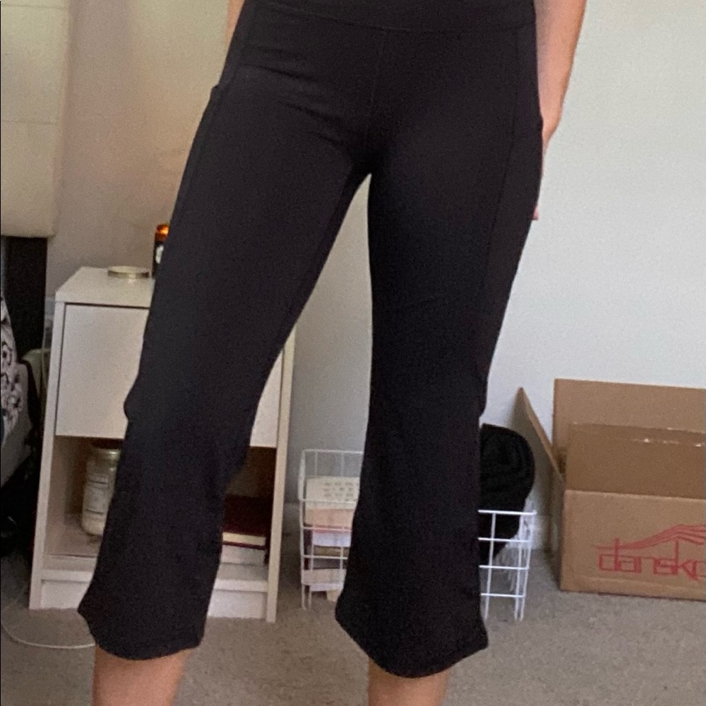Black flair style workout leggings